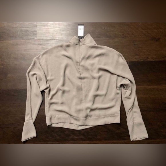 BNWT Dynamite Womens CROPPED MOCK NECK BLOUSE Long Sleeve Draped - XS - Picture 8 of 9